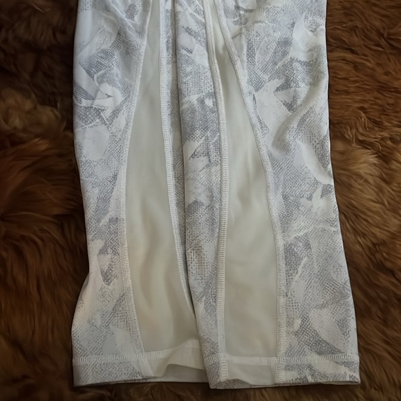 Lululemon leggings - Picture 8 of 8